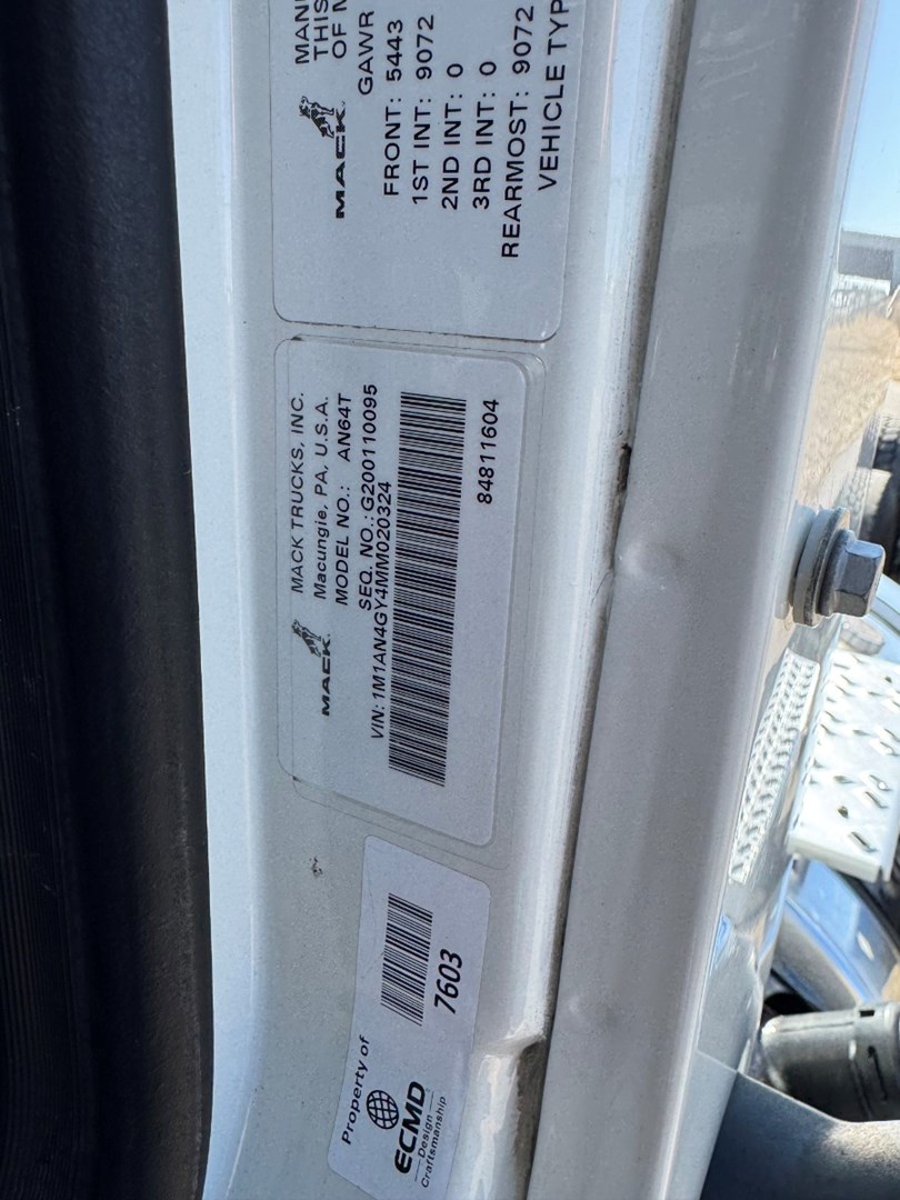 2021 MACK AN64T - USED TRUCKS DAY CAB - image 18